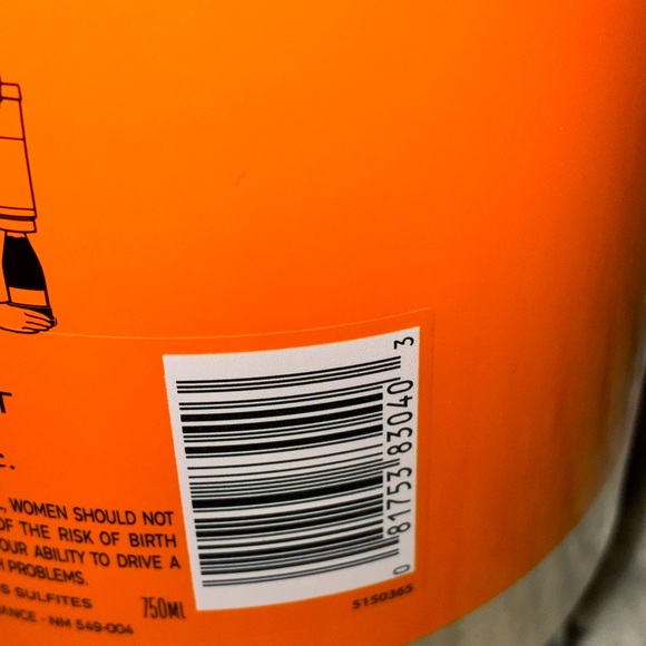 Veuve Clicquot tube of paint champagne case Made in France with Totes. - Picture 10 of 16